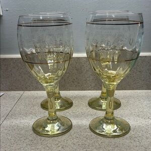 VINTAGE Set of 4 ElegantYellow  with gold accents Wine Glass Set